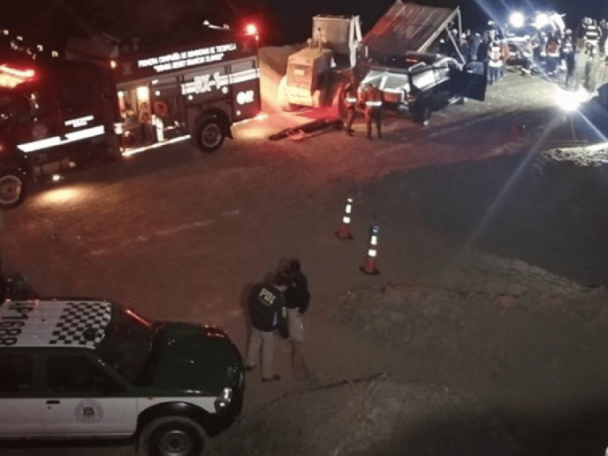 Tres personas atrapadas por derrumbe en una mina de Chile