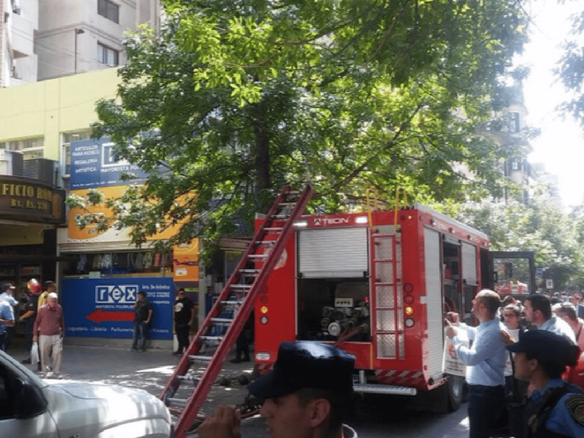 Dos muertos por un incendio en un departamento en Córdoba