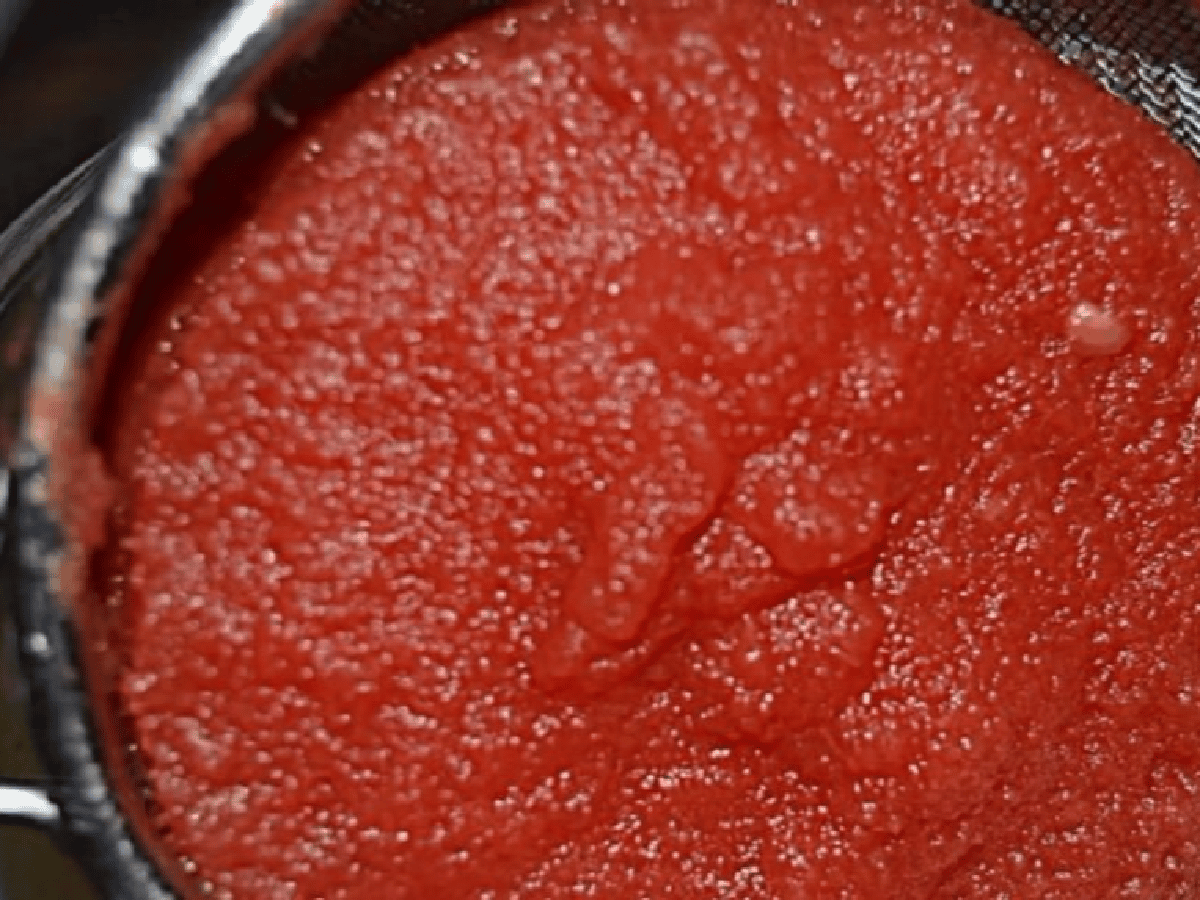 Anmat prohibió la venta de dos marcas de tomates triturados