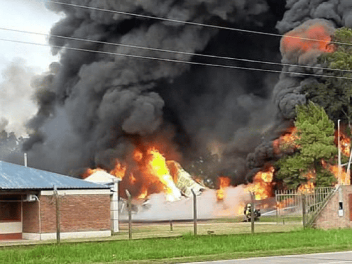 [Video] Incendio en una refinería en Santa Fe, un muerto y tres heridos