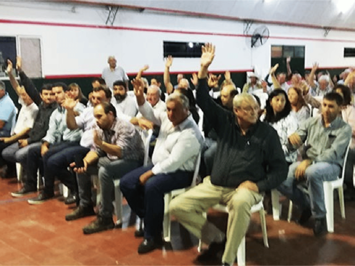 En Villa Concepción del Tío productores declararon el “estado de asamblea permanente” y “emergencia productiva”