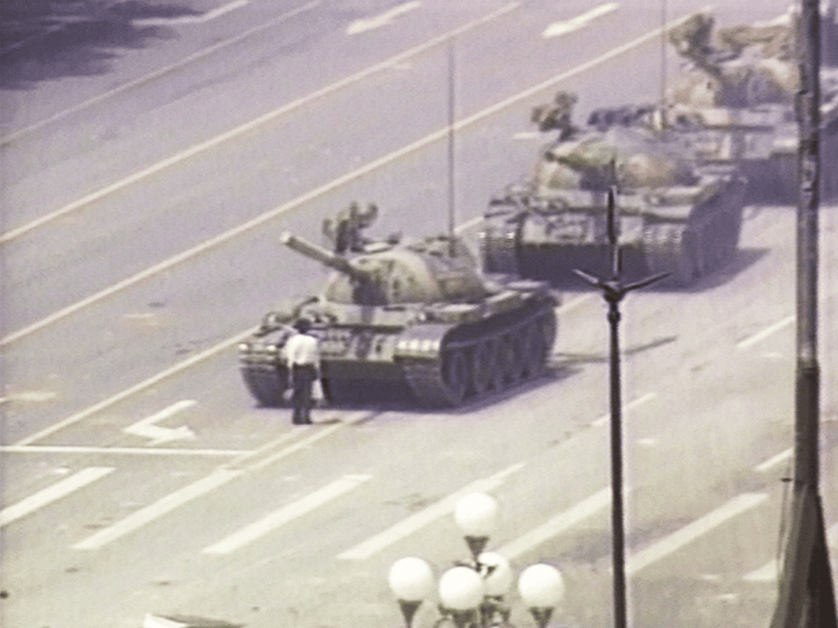 Murió Charlie Cole, el fotógrafo de la instantánea en Tiananmen