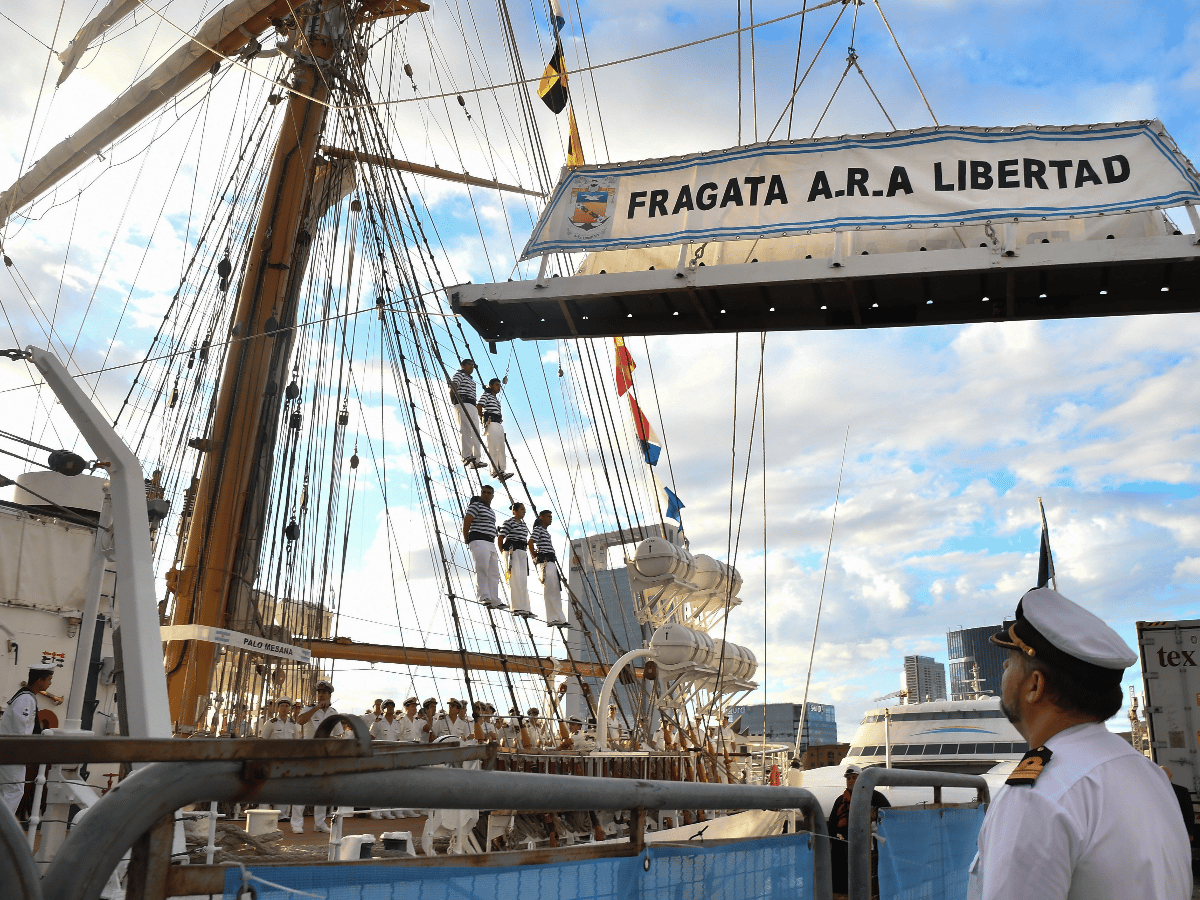 La Fragata Libertad inició su viaje de instrucción: durará 8 meses 