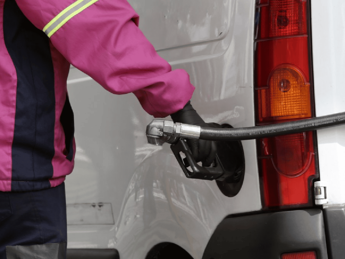 El gobierno nacional oficializó la suba de impuestos a los combustibles