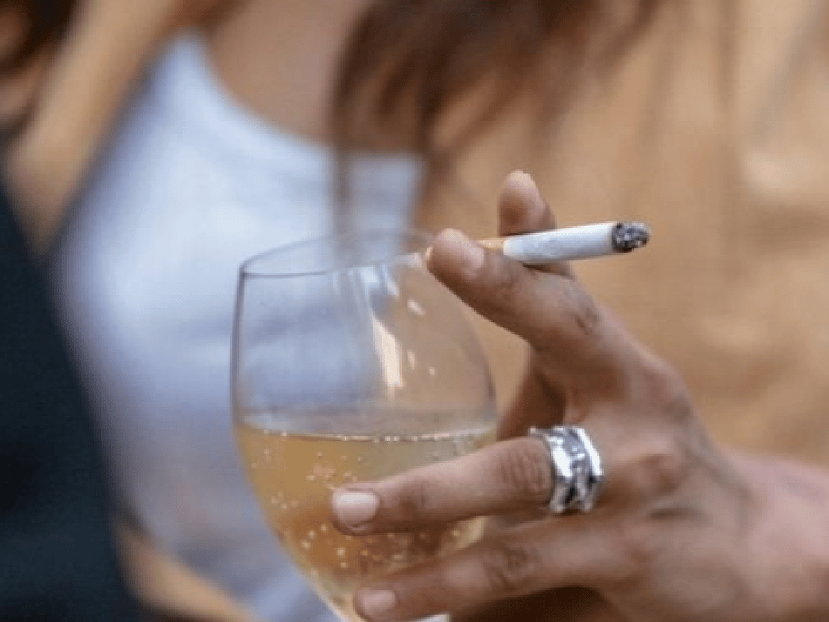 Aumentó el consumo de alcohol y bajó el de tabaco