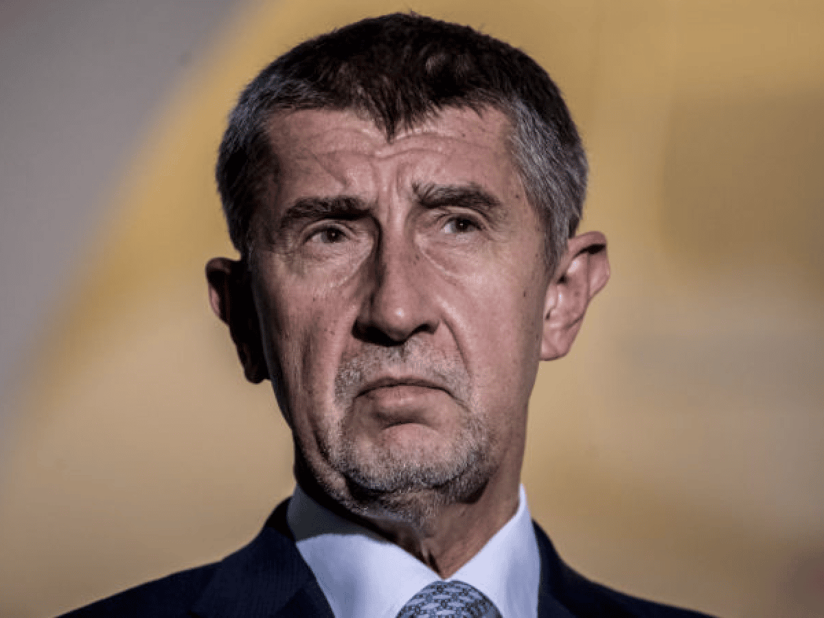 La República Checa celebra elecciones con el magnate Babis como favorito