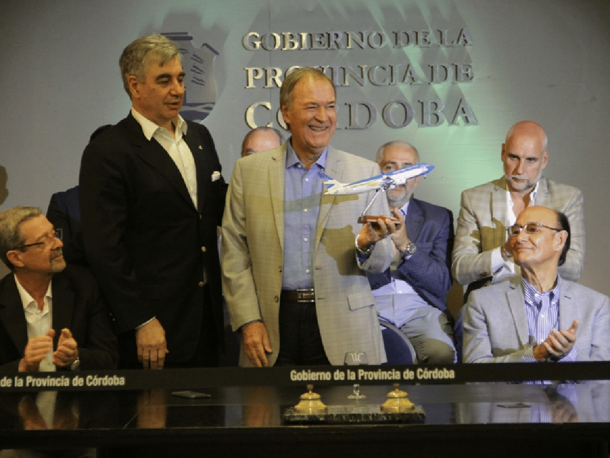  Córdoba firmó un convenio con Aerolíneas para mayor conectividad