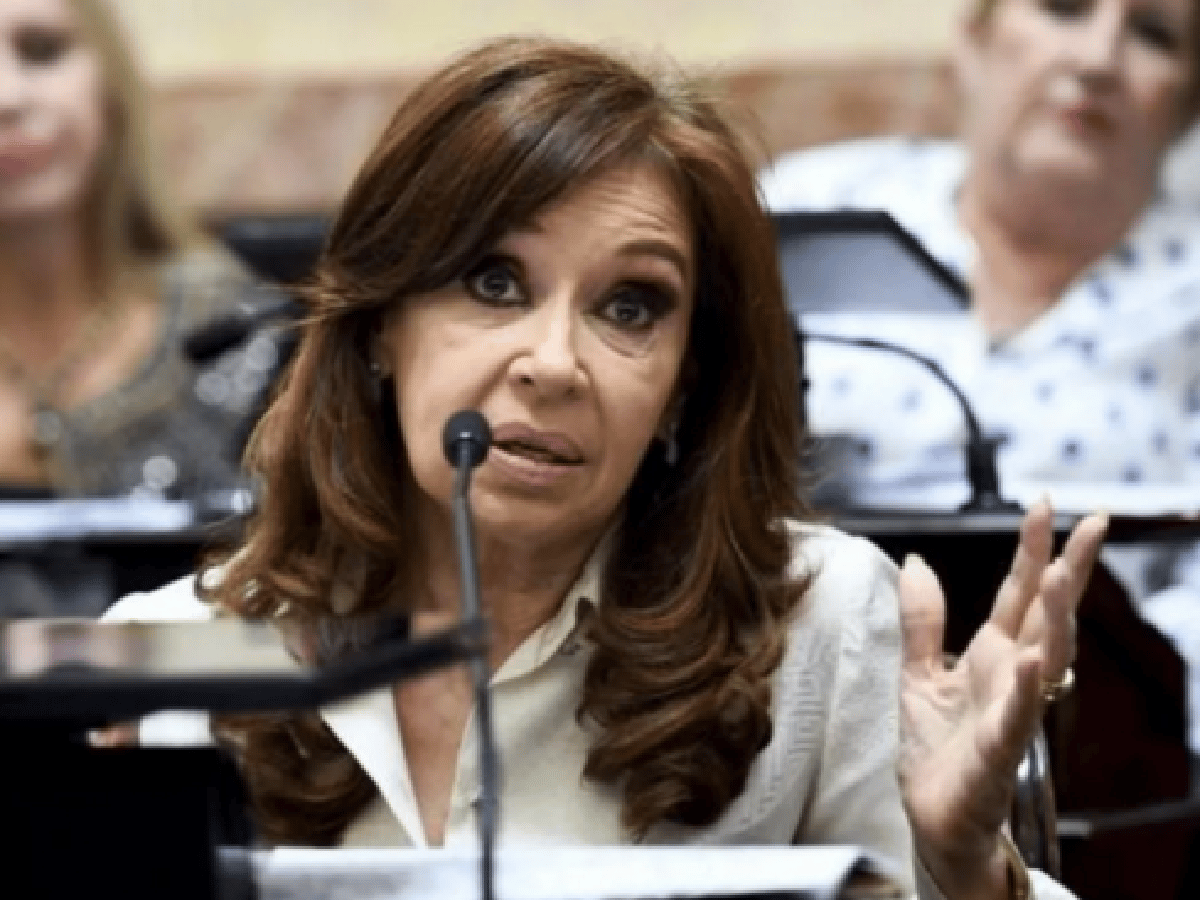 Senadores debaten el allanamiento a Cristina Fernández