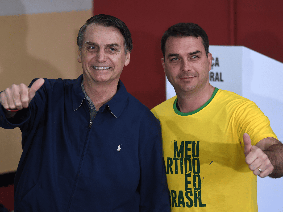 Ultraderechista Bolsonaro gana en Brasil pero deberá ir a balotaje