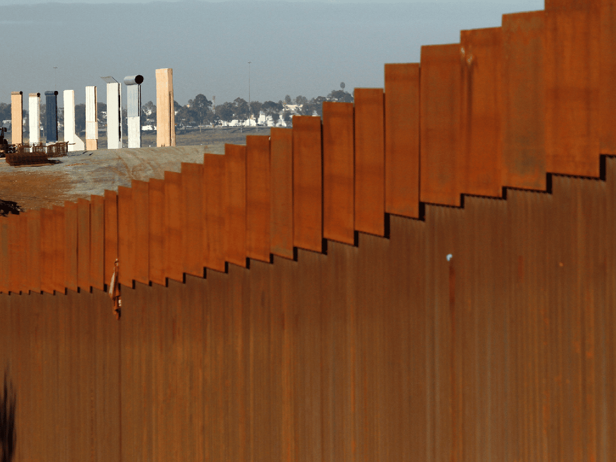 Trump desvía otros 3.600 millones de dólares del Pentágono para construir el muro con México
