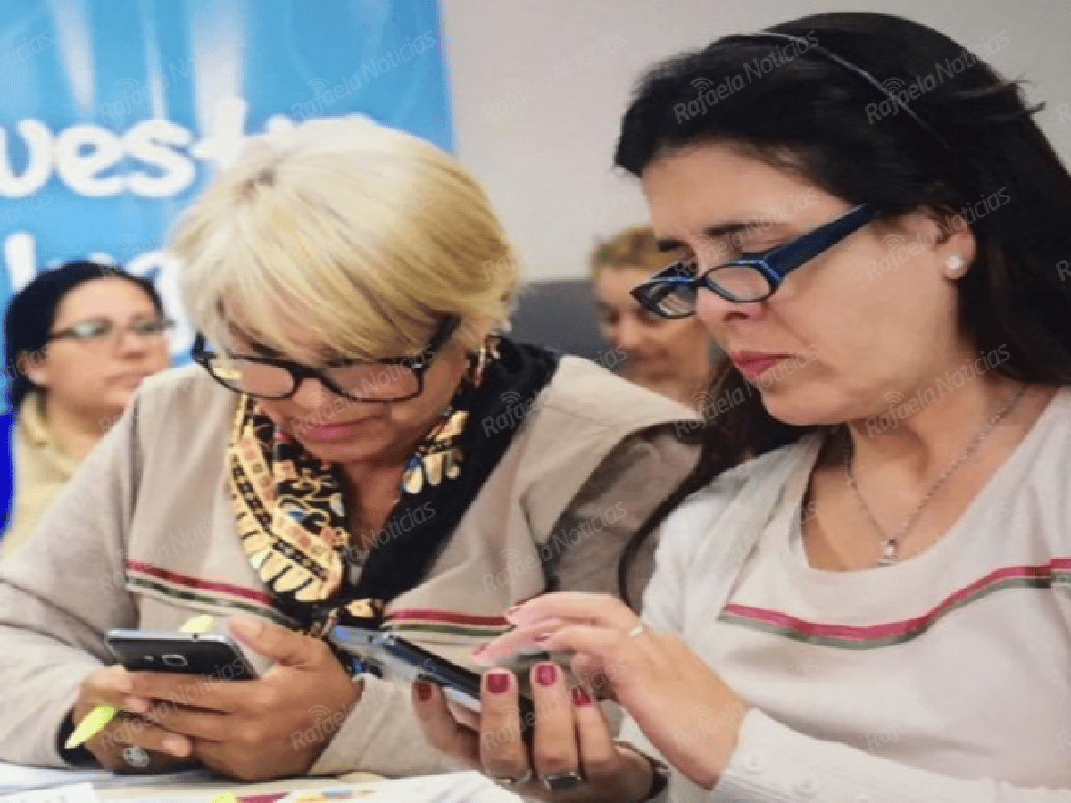 Capacitarán a docentes en uso pedagógico del celular en Rafaela