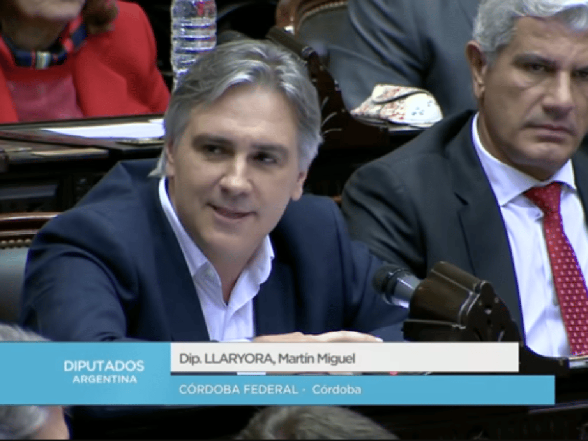 Diputados homenajeó a De la Sota: Córdoba "todavía siente y llora a ese líder que se fue", dijo Llaryora