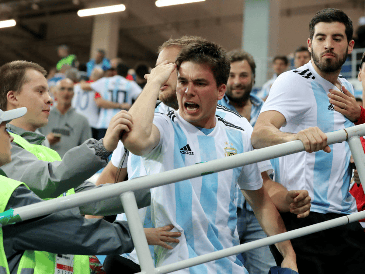 Argentinos que agredieron  a croatas no podrán entrar por  dos años a estadios en el país
