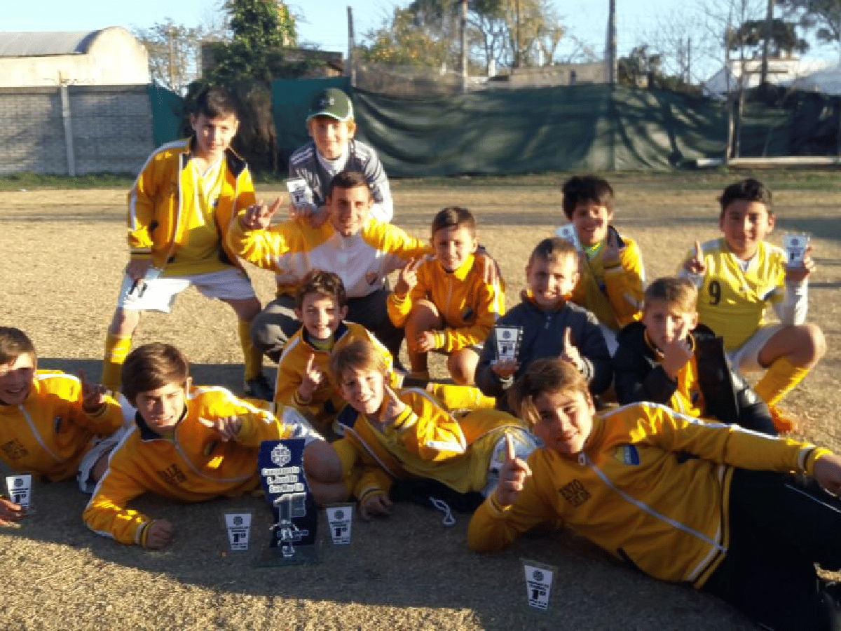 Deportivo Oeste 2008 gritó campeón 