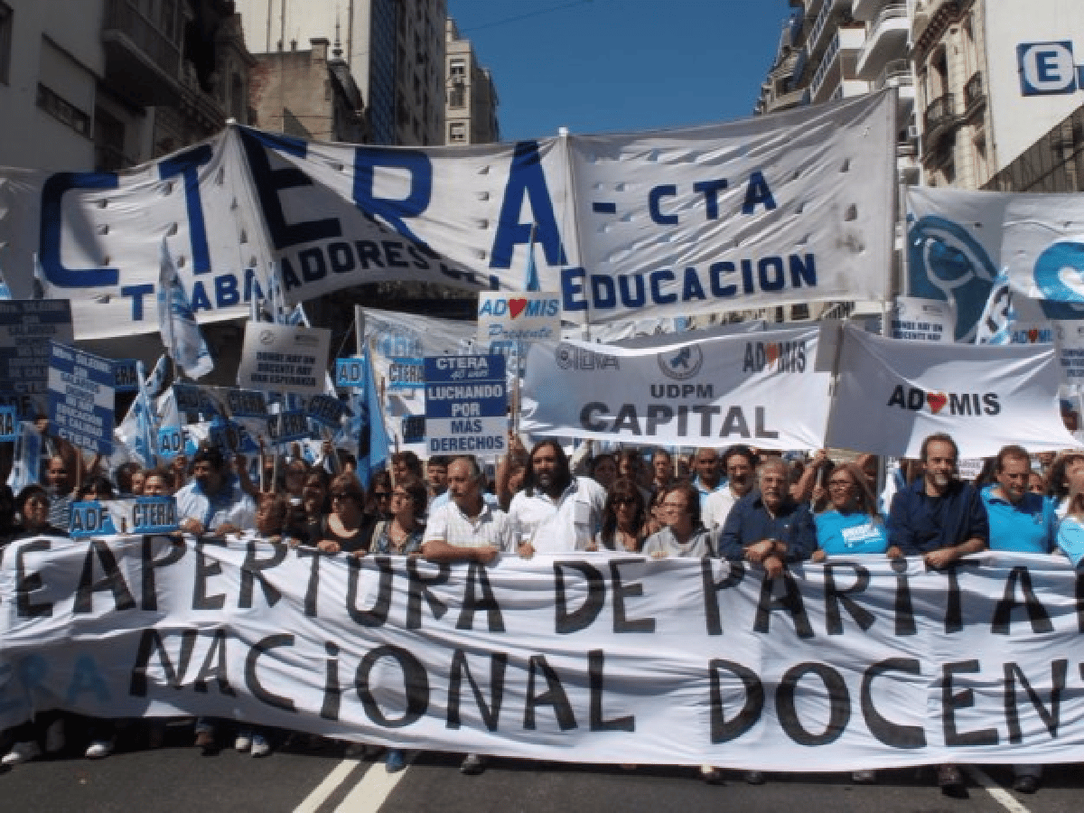 Ctera convocó a un paro nacional de docentes de 48 horas para la semana próxima