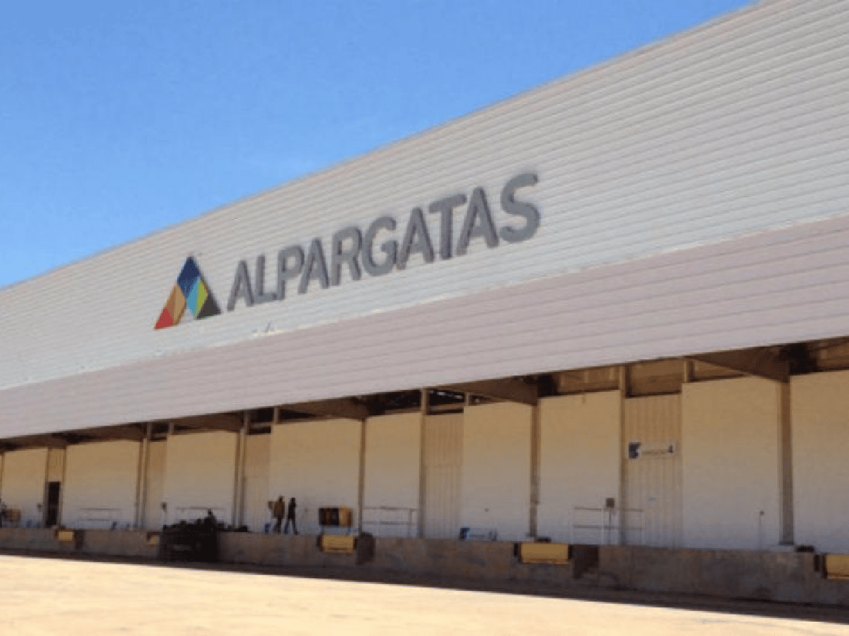 La empresa Alpargatas despidió a 67 operarios en Catamarca