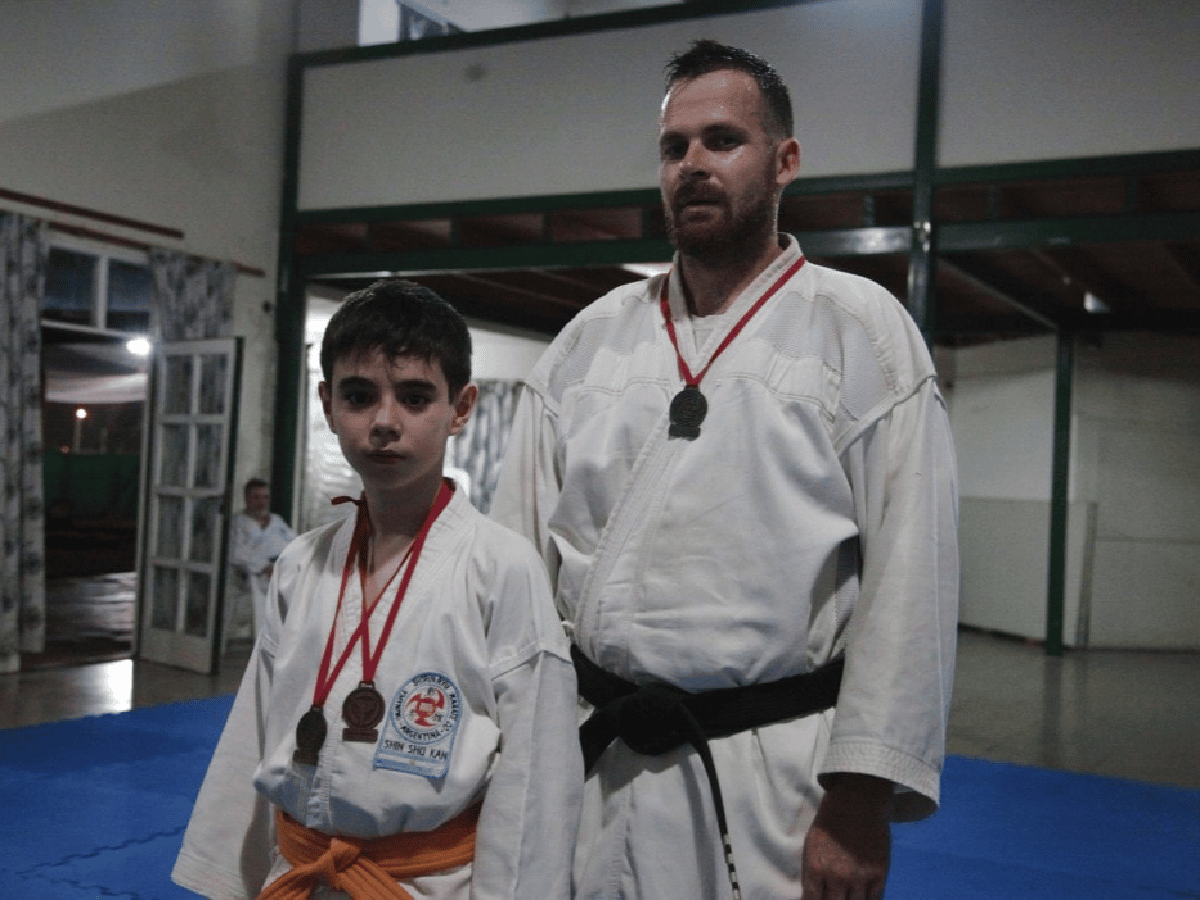 Dos karatecas de San Isidro lograron medallas en Río Primero 