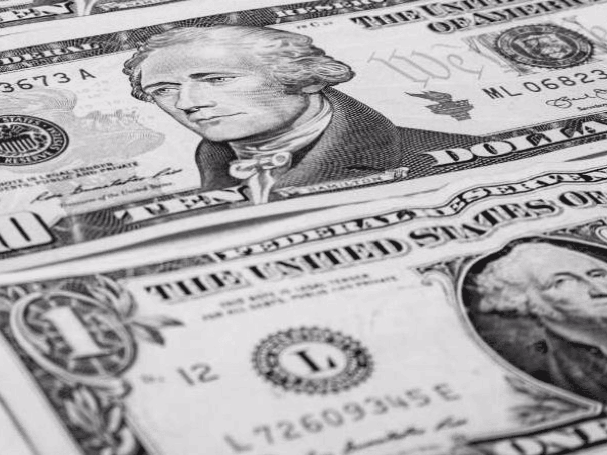 Se profundiza la devaluación: el dólar trepó a $27,50