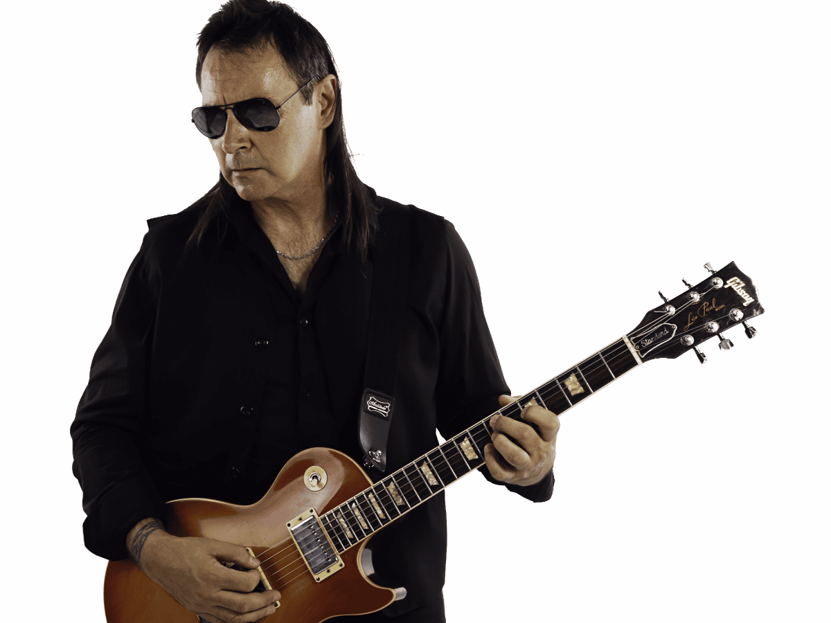 Claudio Marciello: “Mi sonido y mi forma de tocar  la guitarra son una identidad que llevo a cada lado” 