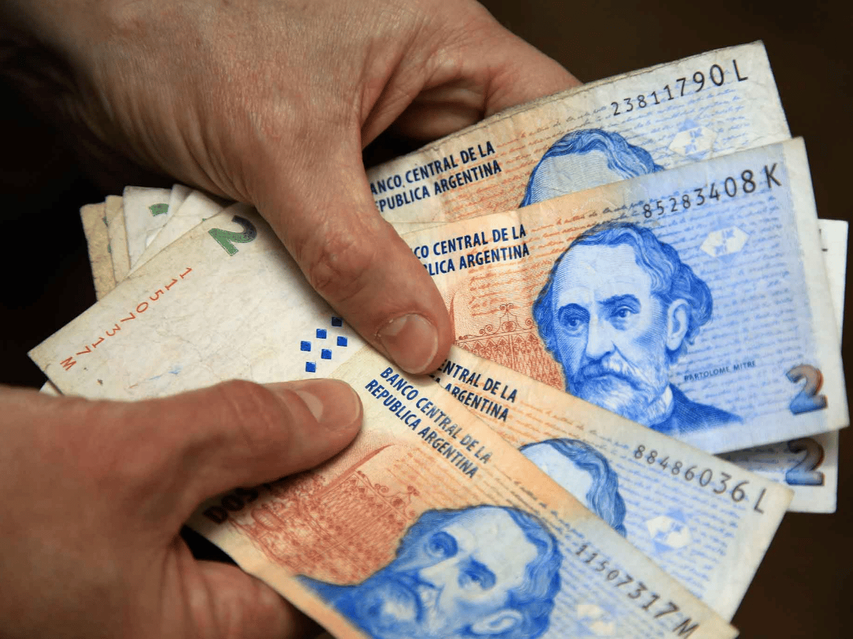 Comercios están obligados a recibir billetes de 2 pesos