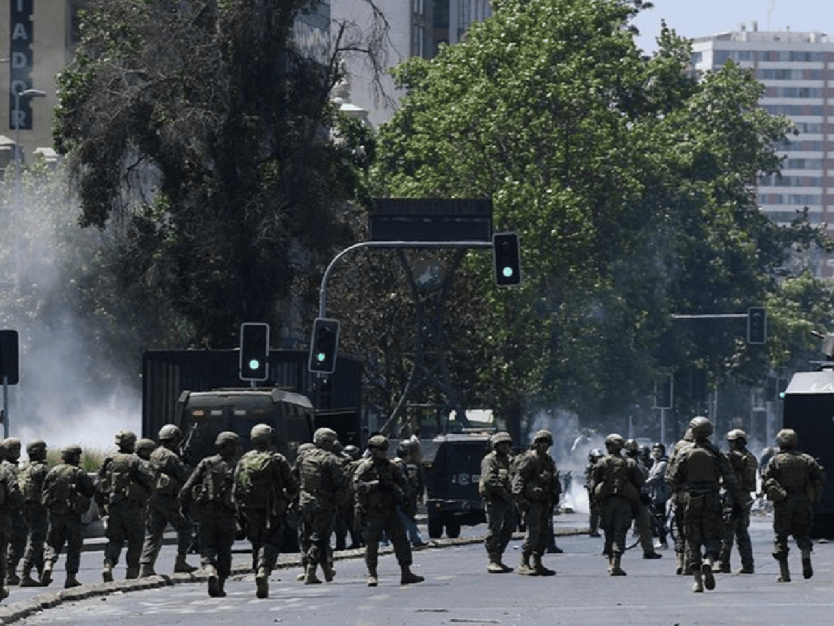 Ascienden a 13 los muertos en Chile durante la masivas protestas en todo el país