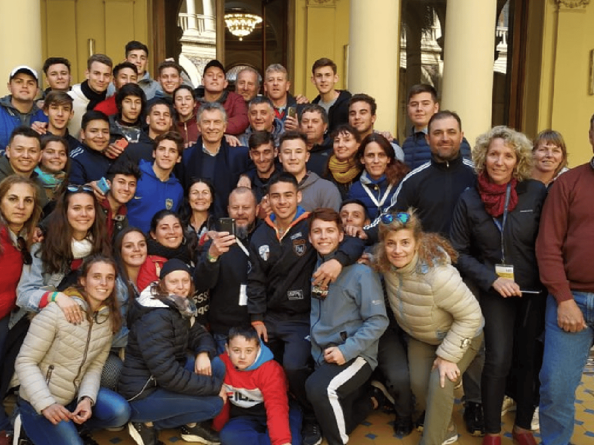 Vignaud: realizaban un viaje educativo y se encontraron con Macri 