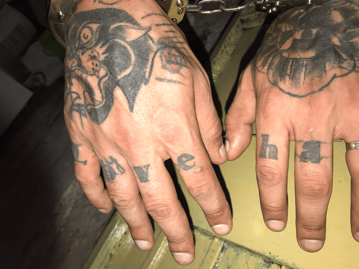 Detienen al líder de una banda de secuestradores, luego de que la víctima huyera y lo identificara por sus tatuajes