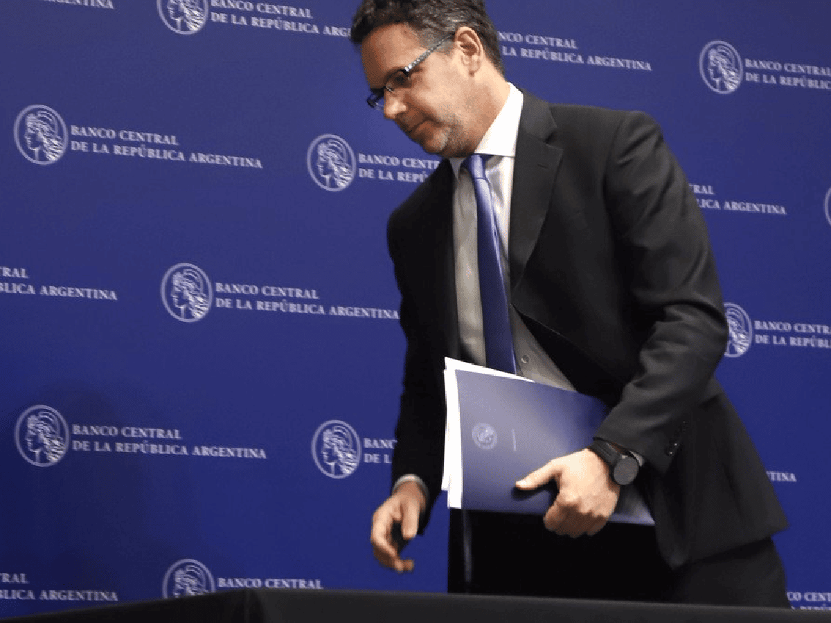 Sandleris anunció su renuncia al Banco Central