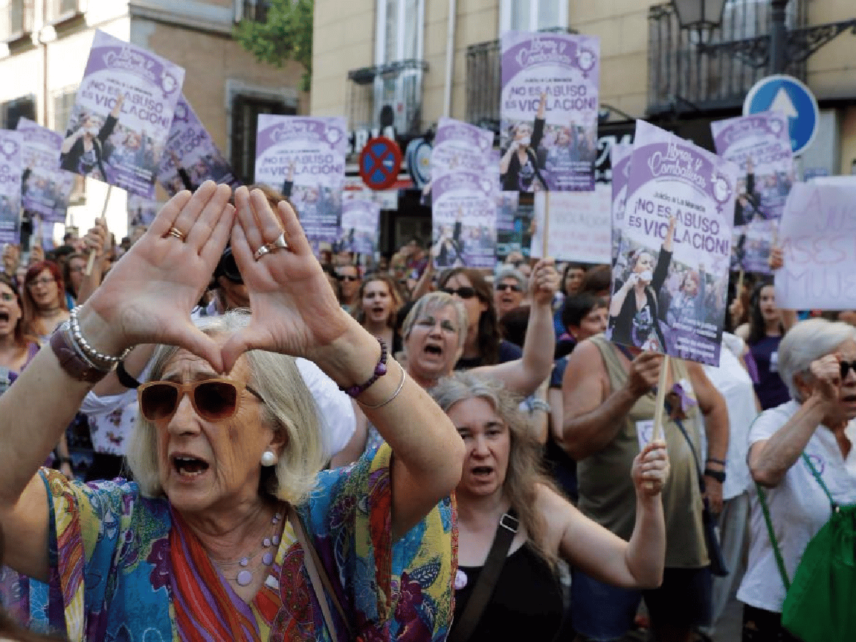Miles se manifiestan en España  contra la liberación de "La Manada"