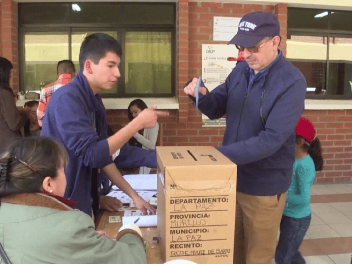 7,3 millones de bolivianos eligen mañana presidente en reñidas elecciones