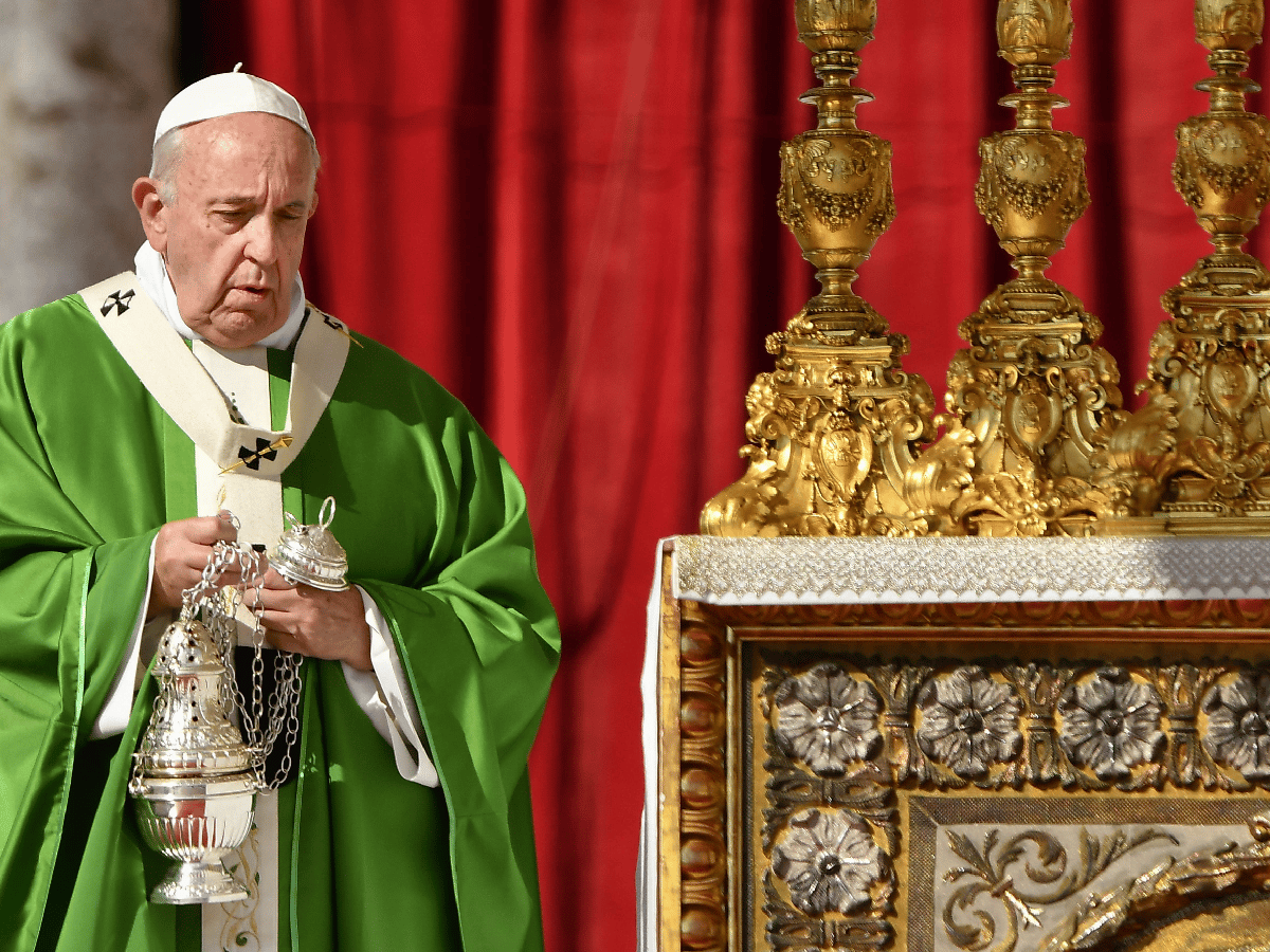 Papa promueve a mujeres en la Iglesia pero sin abrir puerta al sacerdocio