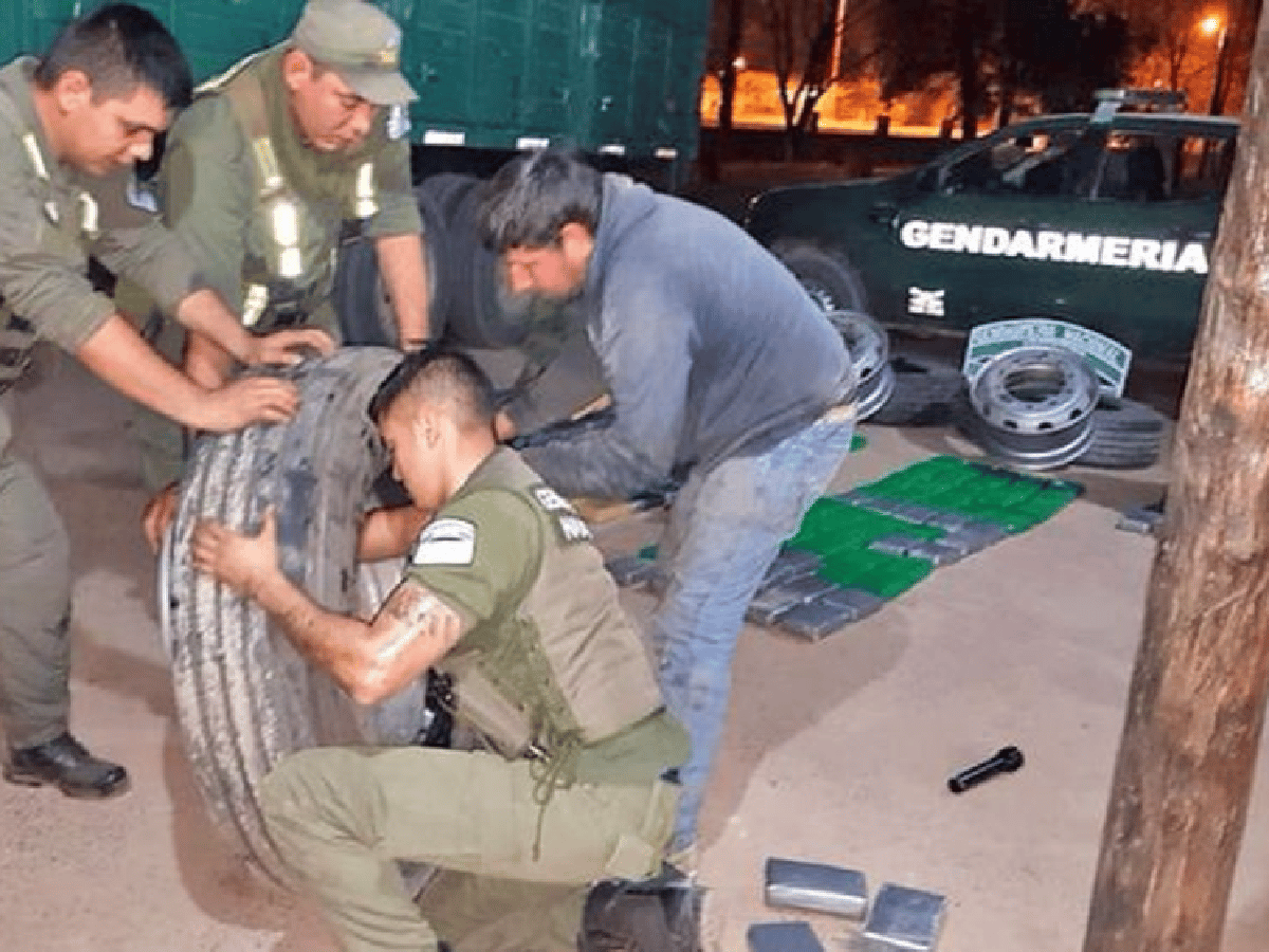 Santiago del Estero: secuestraron más de 200 kilos de cocaína transportados en las ruedas de un camión