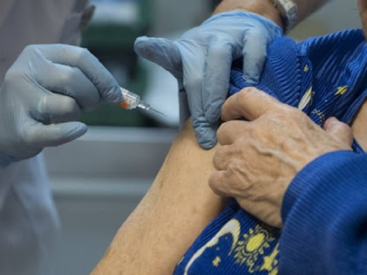 Gripe: sigue la vacunación casa por casa en el barrio Hospital