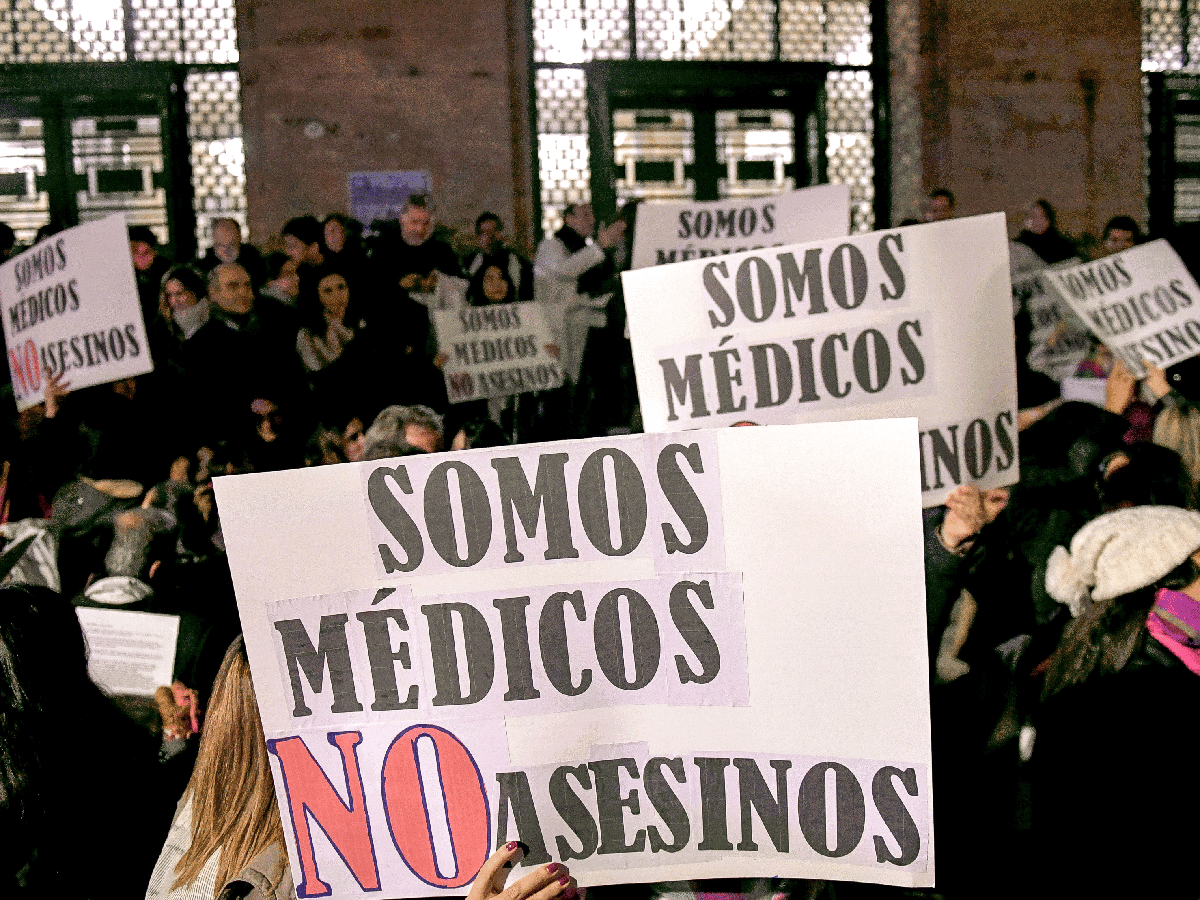 Caso Pérez Volpin: el Centro Médico  de San Francisco denunció una  “criminalización de la medicina”