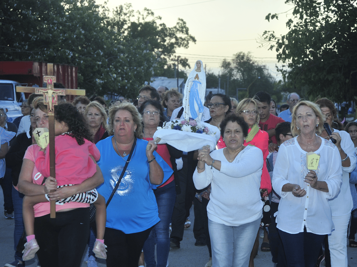 Con misas y procesión, la Iglesia católica celebró el día de la Virgen de Lourdes