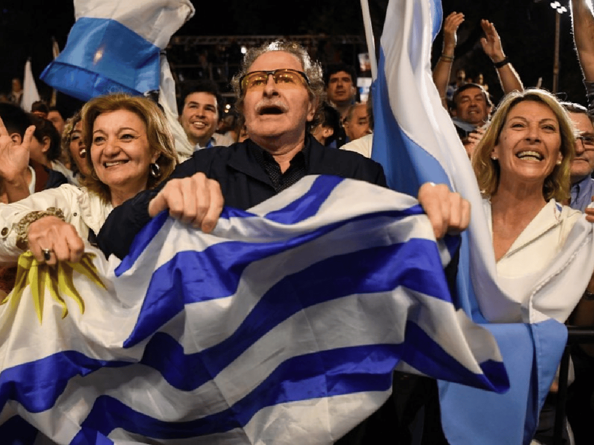 Uruguay tendrá segunda vuelta electoral el 24 de noviembre