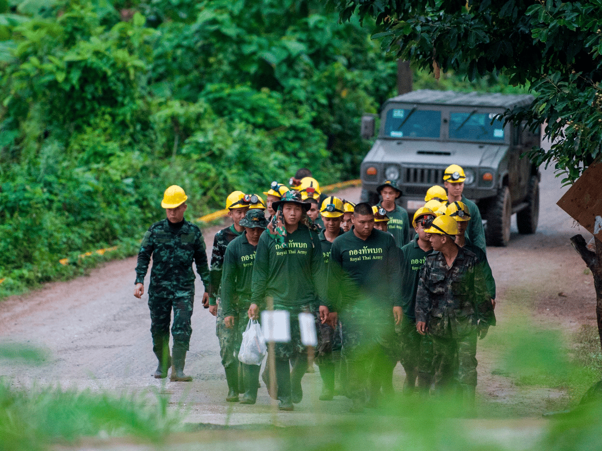 Rescataron a las 13 personas de la gruta en Tailandia 