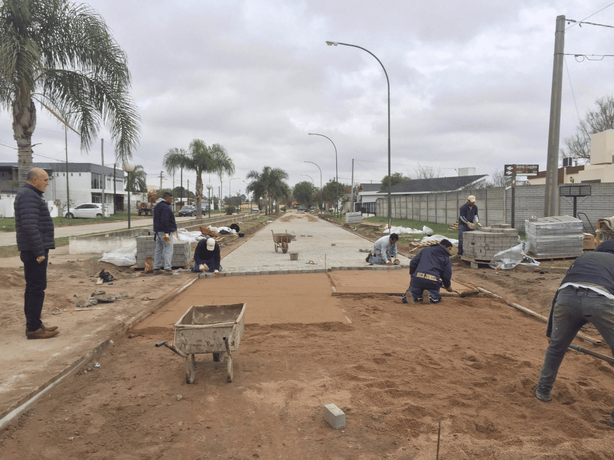 Avanza obra pública de adoquinado y pavimentación en Las Varillas 