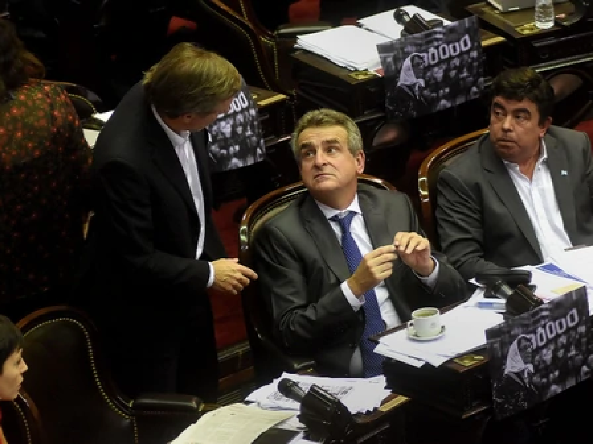 Presentaron proyectos de ley para derogar el decreto de Macri sobre las Fuerzas Armadas 