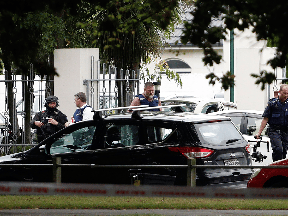 Un doble ataque a mezquitas dejó 49 muertos en Nueva Zelanda