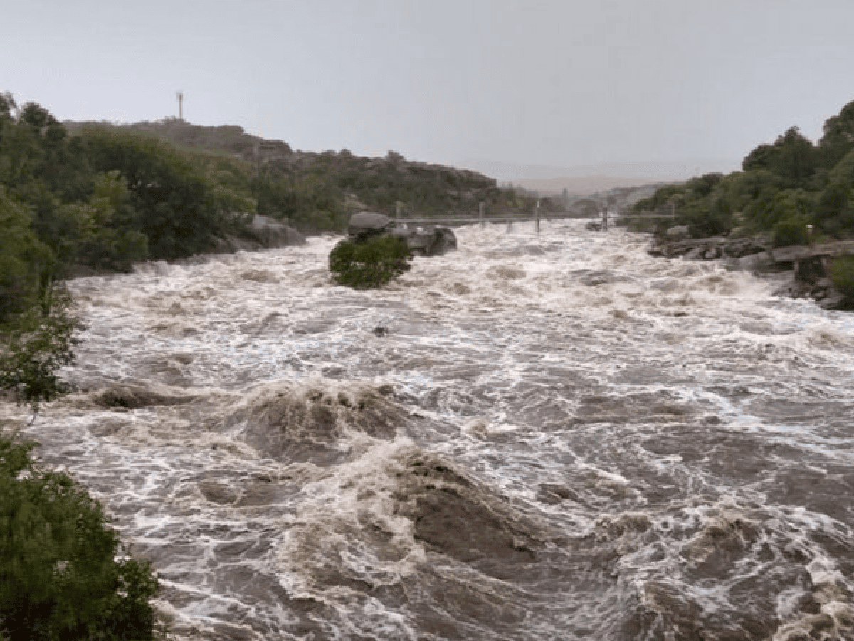 Por la crecida del río hay evacuados en Mina Clavero