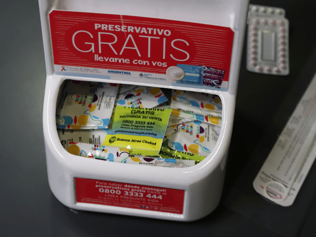 El Gobierno porteño presentó el Plan de Salud Sexual y reparte preservativos en escuelas