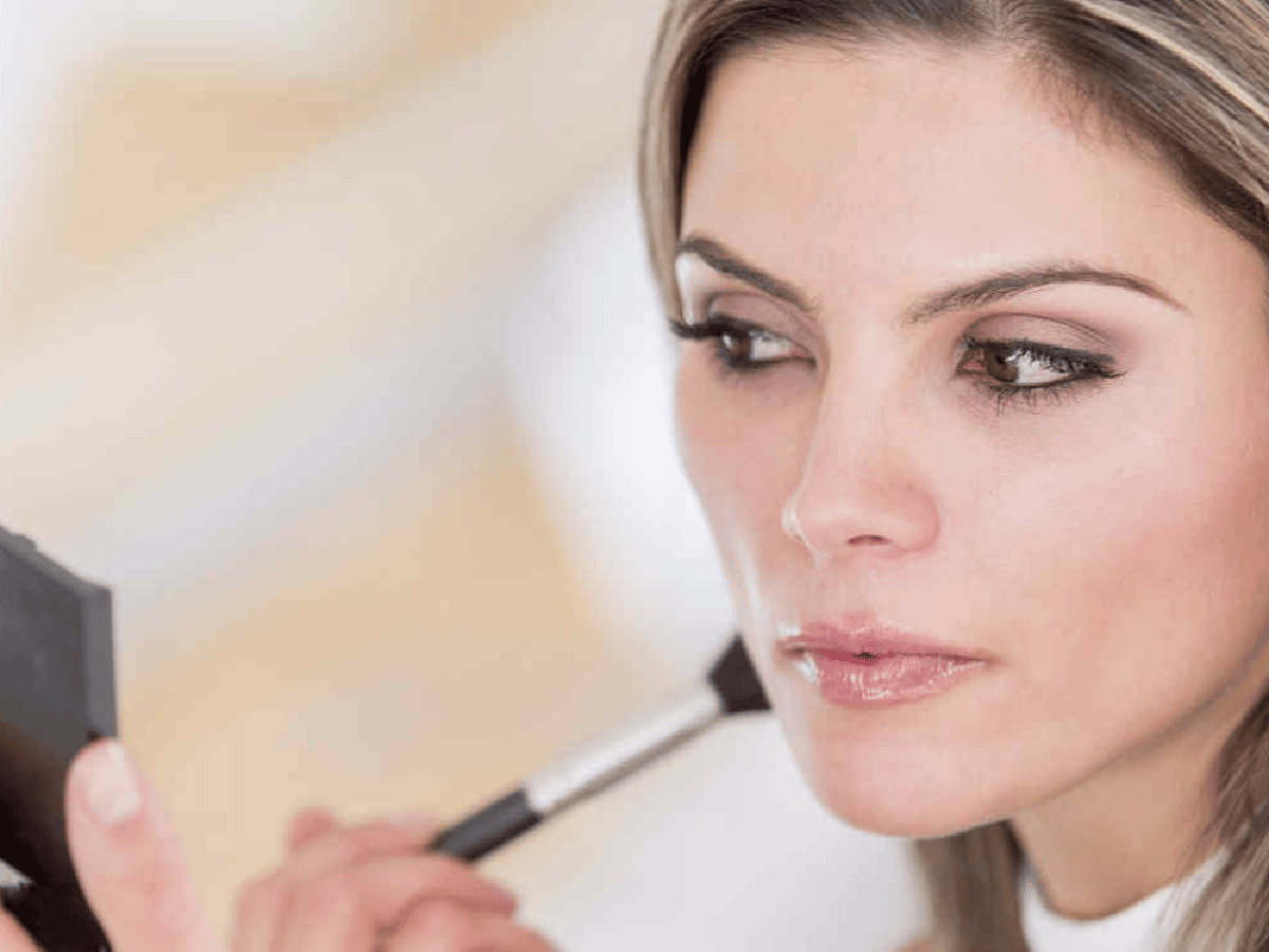 No al viento: maquillajes para evitar la tirantez en el rostro 
