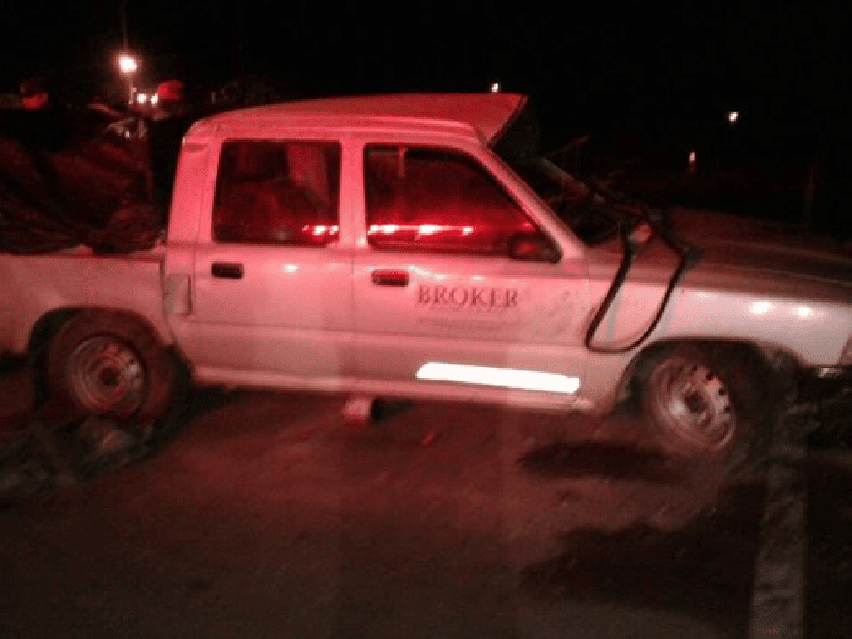 Confirman dos muertos y nueve heridos al volcar una camioneta en Córdoba