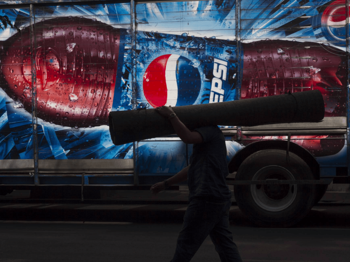 Pepsi sigue los pasos de Coca-Cola y cierra un centro de distribución en México por la violencia