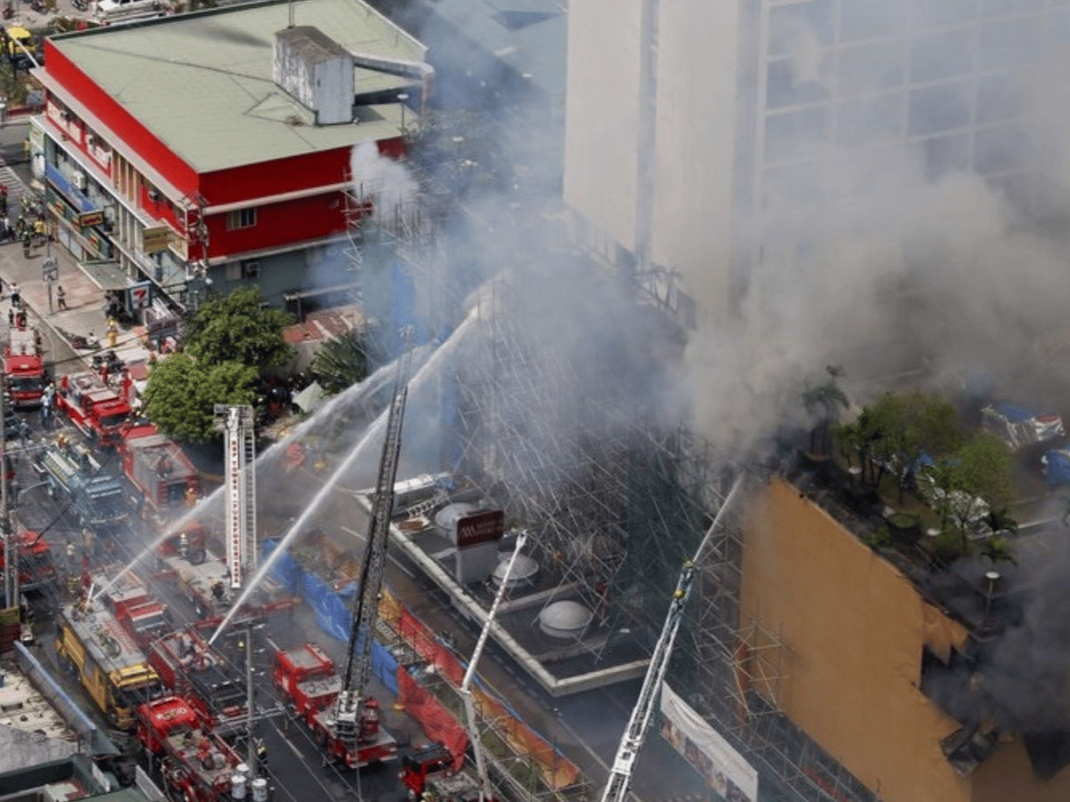 Filipinas: 3 muertos y 23 heridos por un incendio