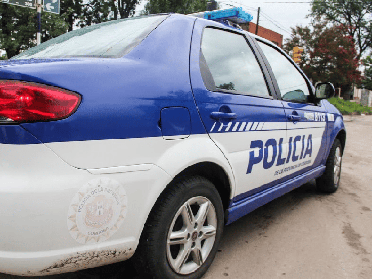 Un policía de franco detuvo a una banda que robaba con inhibidores de alarmas