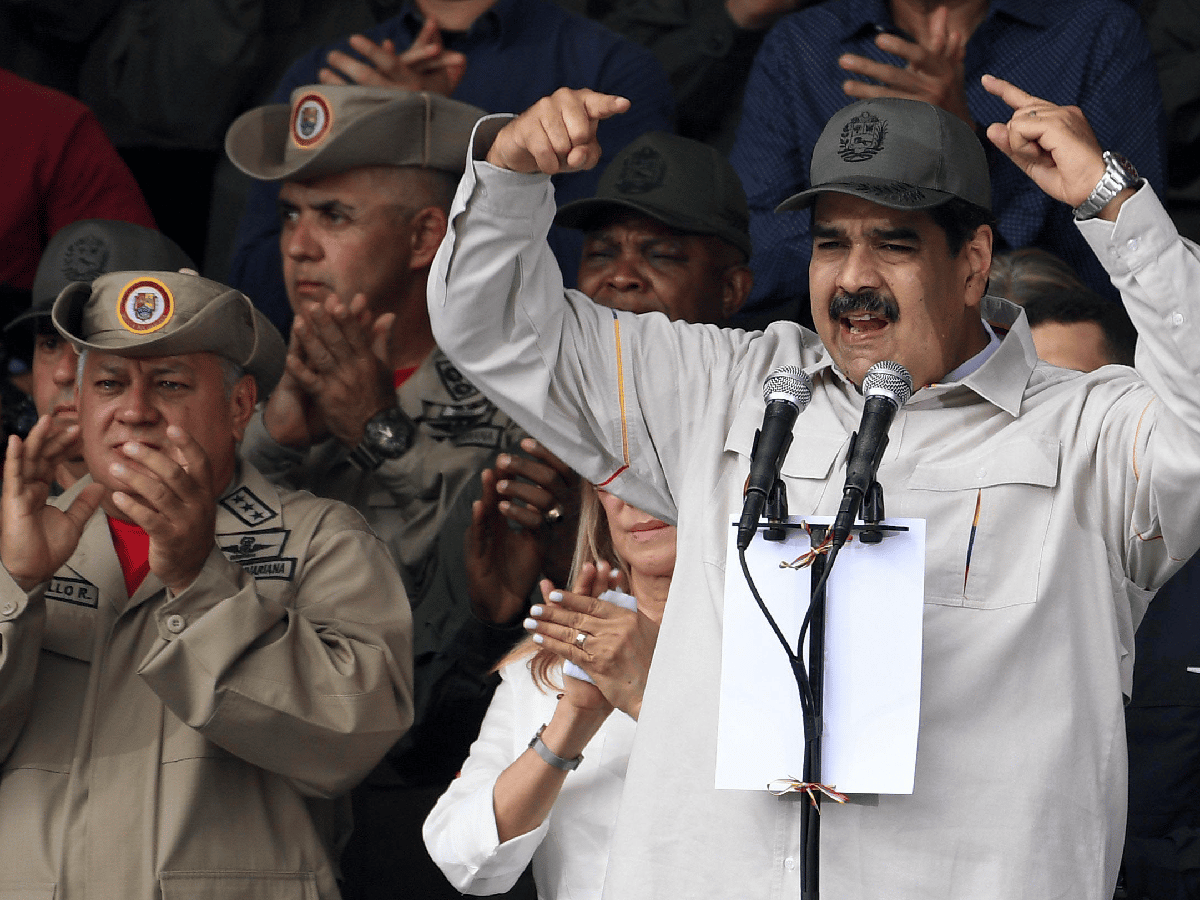 Oficialistas denuncian "golpe" en Venezuela al recordar alzamiento contra Chávez