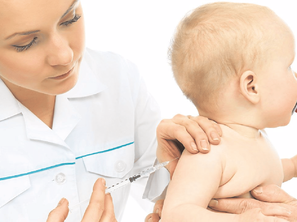La Justicia obliga a vacunar a un bebé pese a la negativa de sus padres