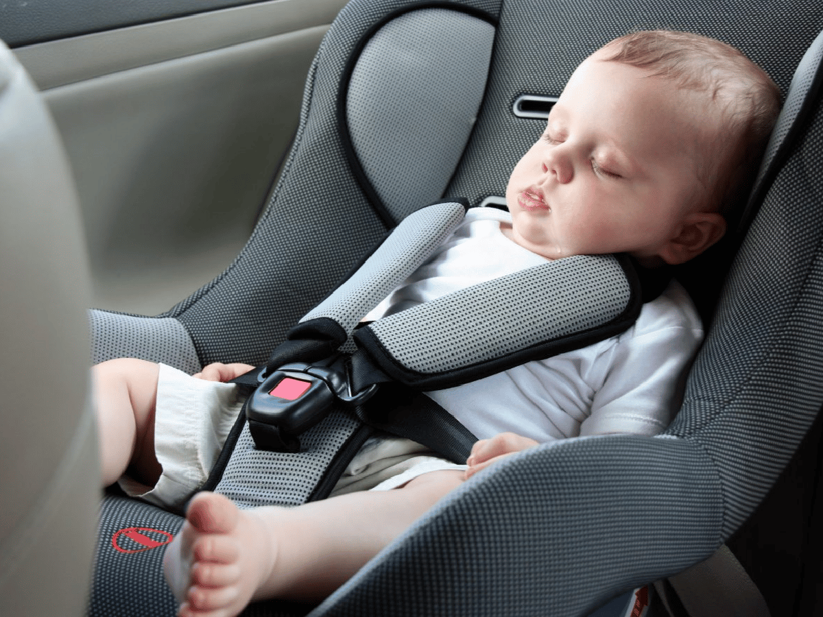 Esta es la razón por la que los bebés se duermen en un auto en movimiento